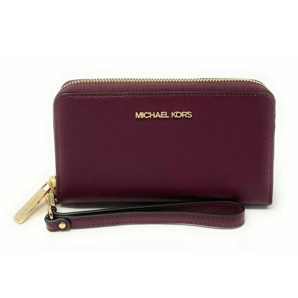 Michael Kors jet set wristlet